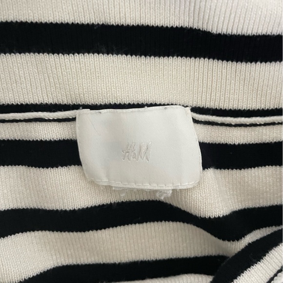 H&M cream and white off the shoulder top - XS - Picture 3 of 3